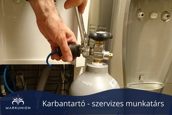 szervizes-munkatars